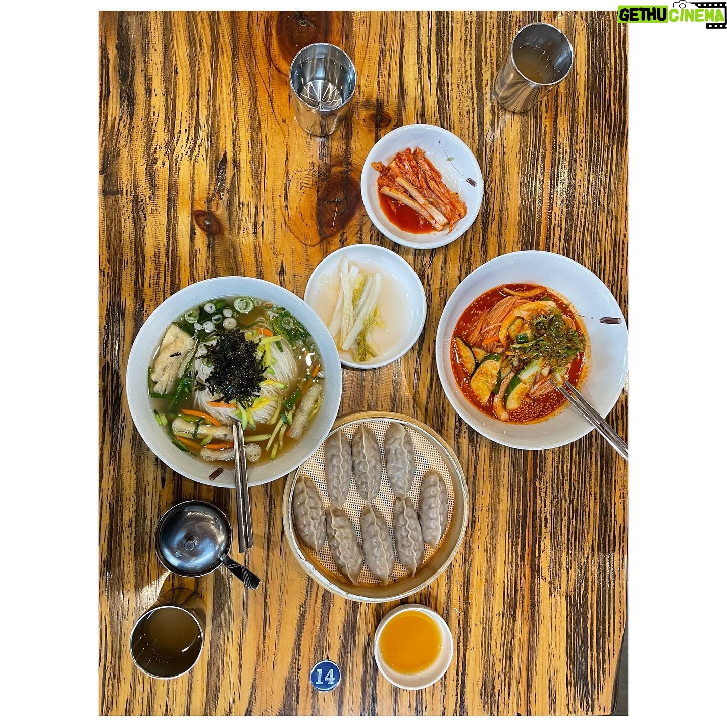 Eric Mun - 7.6K Likes - 요즘 입맛이 없네요 김치를 남겼어요🍜#인덕원비빔국수 #비빔국수 #잔치국수 #갈비만두 #한입만듀 #점심뭐드셨나요