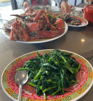 Eric Mun Instagram - 고등학교때 부터 먹던 맛집 뉴포트랍스터 newport lobster pea sprout blackbean clam 👍🏼 #메리크리스마스 #축성탄 #성탄절 #merrychristmas #연말잘보내세요