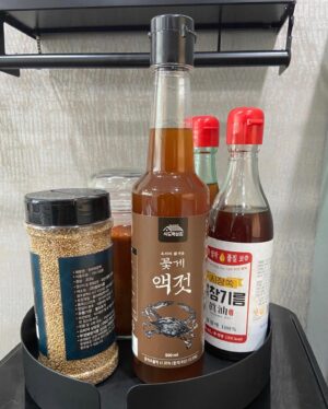 Eric Mun Instagram - 이영자표 파김치가 유행이라 미국오기전 친구놈들 조금씩해서 보냈는데 맛있다고 ㅎㅎ 비법은 걍 인터넷으로 꽃게 함량 제일높은 꽃게액젓 사서넣고 네이버에서 레시피대로 했는데 진짜 jmt! 삼겹살과 짜파게티에 궁합짱!🤗 #이영자표파김치 #꽃게액젓 #끝장