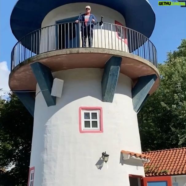 Erik Hagen - 3.2K Likes - Erik prøver seg som Tobias i tårnet skip o hoi