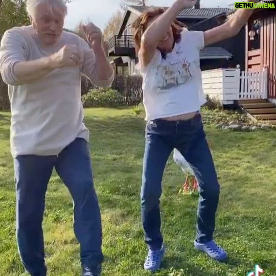 Erik Hagen - 5.6K Likes - Vi lader opp til 17.mai med litt dans i dag 😅 Håper alle har hatt en flott helg!