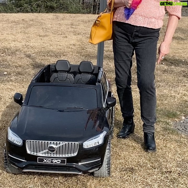 Erik Hagen - 3.2K Likes - Nye bilen til Snefrid mini Volvo cab 😔🤩🤪