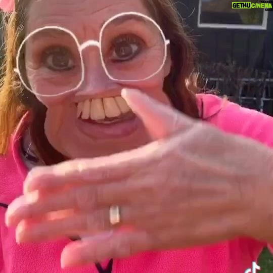 Erik Hagen - 3.8K Likes - God helg folkens ☀️🍷🌸😃