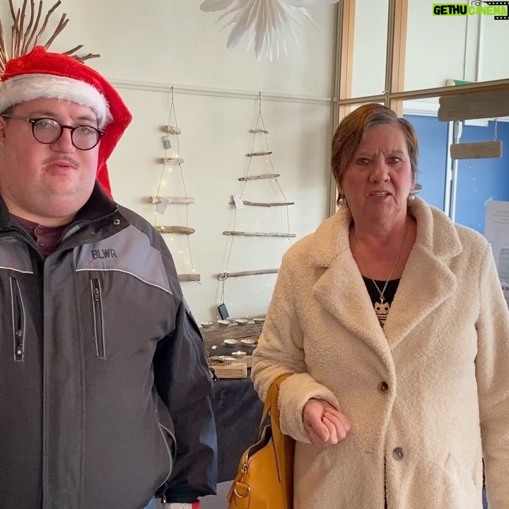 Erik Hagen - 2.4K Likes - Jule marked på kløverbakken masse fine ting 👍🌺🐝🦊❤️