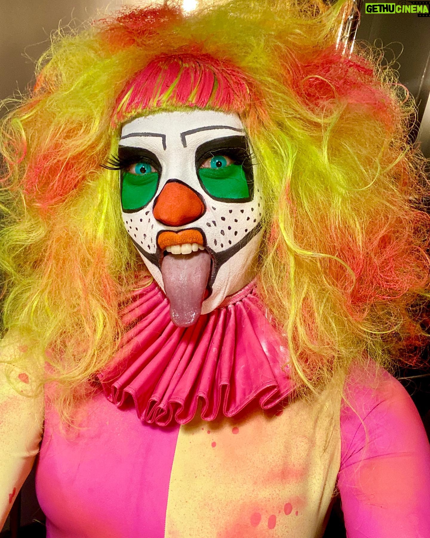 Erika Klash - 1K Likes - (NYC) Come see me and my long tongue at @thepinesfireisland tonight! Showtime 10PM with @thebootsielefaris & DJ @jclefnyc . 👅👅👅