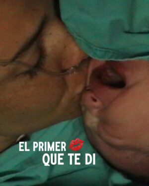 Érika Villalobos Instagram - Diecinueve años han pasado desde que soy mamá. Diecinueve años desde que di ese primer beso a la pequeña criatura que hoy ya es todo un hombre con sueños enormes, talento de sobra y un corazón de oro.
Me enseñaste a ser mamá, me hiciste las cosas fáciles siendo tan noble, me sorprendiste con tu arte y ahora -junto con tu hermana- eres mi confidente y mi soporte en los momentos más difíciles. ✨El universo me ha dado más de lo que podía pedir✨
Un año más de vida Mikael.
Y que vengan muchos más llenos de todo lo hermoso que te mereces.