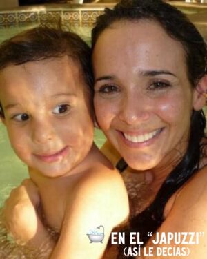 Érika Villalobos Instagram - Diecinueve años han pasado desde que soy mamá. Diecinueve años desde que di ese primer beso a la pequeña criatura que hoy ya es todo un hombre con sueños enormes, talento de sobra y un corazón de oro.
Me enseñaste a ser mamá, me hiciste las cosas fáciles siendo tan noble, me sorprendiste con tu arte y ahora -junto con tu hermana- eres mi confidente y mi soporte en los momentos más difíciles. ✨El universo me ha dado más de lo que podía pedir✨
Un año más de vida Mikael.
Y que vengan muchos más llenos de todo lo hermoso que te mereces.