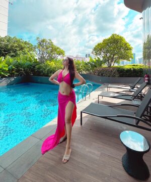 Eshanya Maheshwari Instagram - If Mondays are blue, can my Tuesdays be pink? 💖

#pink #💖 #poolday #swimwear #singapore #Travel #TravelWithEM #esshanya #esshanyamaheshwari #EshaanyaMmaheahwari