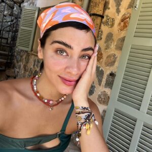 Esmeralda Pimentel Instagram - HAPPY BIRTHDAY, ESME!
🦋❤️🌊✨

Gracias por tanto tantísimo amor. Dios, te volaste la barda! 
Estoy rodeada de muchísimo amor y eso me convierte en una afortunada. Wow! Y pensar que esto es solo el inicio de my Rebirth! 

CONFÍO! 🦋