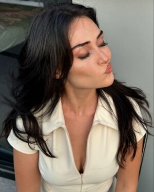 Esra Bilgiç Instagram - 🤍