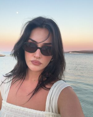 Esra Bilgiç Instagram - 🌕