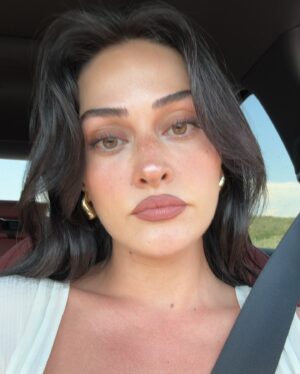 Esra Bilgiç Instagram - 🪼👁️