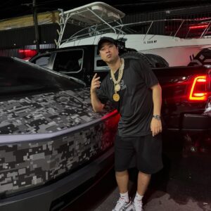 Esteban Ahn Instagram - Un Coreano en Bayamón en la 167 🛡️🏁 Carbon Vlog ya disponible 👹🇰🇷🔥