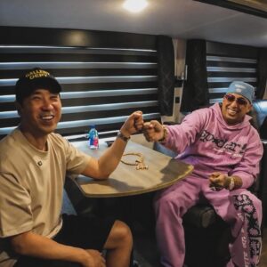 Esteban Ahn Instagram - Cumplí uno de mis sueños! 🥹 Conocer a @nengoflowofficial Gracias por el cariño, respeto y humildad maestro 🙏🙇🏻‍♂️🤍 RealG4Life🫡