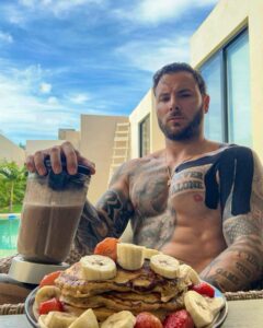 Actor Esteban Martínez HD Instagram Photos and Wallpapers August 2024