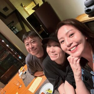 Esther Liu Instagram - 收穫了很多很多愛
每個心意跟驚喜
都把我感動的亂七八糟

還好
平時對大家挺好
生日時大家對我好好🥹

讓我們一直這樣好來好去
好到天荒地老

深深愛著所有愛我的以及我愛的

#love