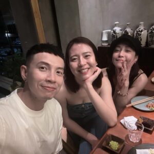 Esther Liu Instagram - 收穫了很多很多愛
每個心意跟驚喜
都把我感動的亂七八糟

還好
平時對大家挺好
生日時大家對我好好🥹

讓我們一直這樣好來好去
好到天荒地老

深深愛著所有愛我的以及我愛的

#love