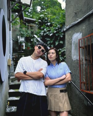Esther Liu Instagram - 生日會要來了
又是一年一度要大家公開示愛的日子
今年生日會開放沒有參加過的人報名喔！

*生日會日期：8/3日下午3點
*參加方式：在這篇文下留言「今年」我的作品心得分享，再抽出30人由小幫手通知。
*抽籤方式：壽星本人看的開心滿意😂🫣
*截止日期：7/31日
要告白的要快喔🩵🩵🩵

感覺最近的流行好能駕馭😂穿著突然有種即視感
這⋯不是我以前的宣傳服嗎（連配色都🫣）
妹阿站姿配舞蹈系學長😏 @dennisiam 

#生日會
還是來個y2k dress code😂
#歡迎公開示愛