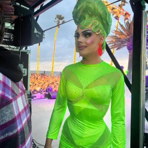 Etcetera Etcetera Instagram - @summercampfestivalau 💚 ilysm everyone who danced along with us ~ luv doing this silly little drag on a big big big stage