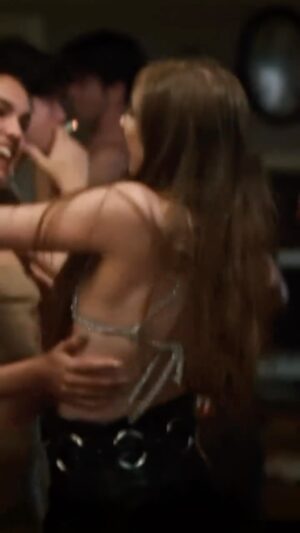 Ethan Cutkosky Instagram - // FAVORITE - (Music Video) OUT NOW // @isabel.s.larosa
