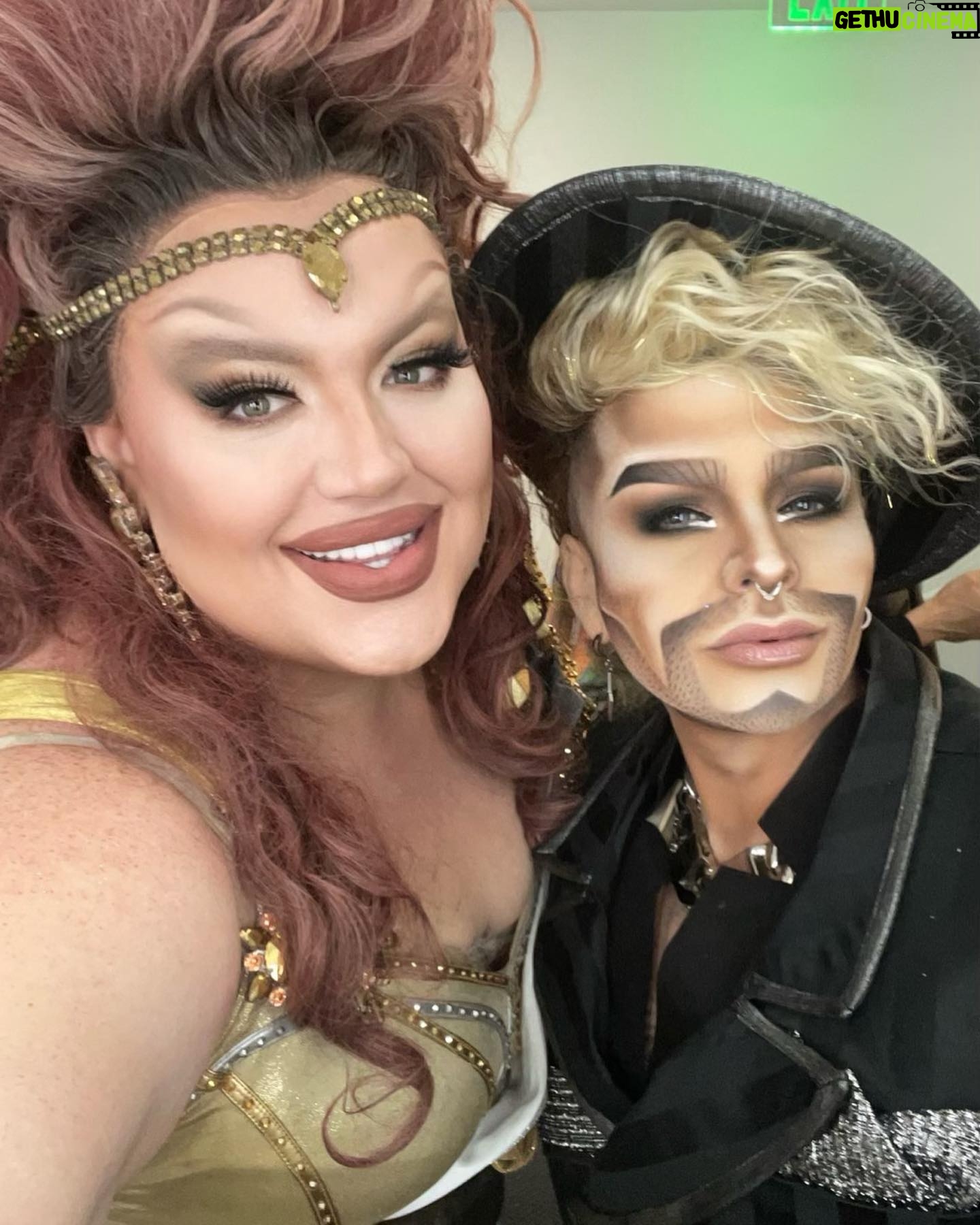 Eureka O'Hara - 13.2K Likes - How incredibly honored I was to be apart of the Pride Billboard cover but hereās a solo for the spread and some selfies with my co-drag-stars
ā¢
āWe know about the homophobia and the transphobia, but are any of them afraid of heights? Or spiders?ā
.
I had the best time on set with all of these amazing artists! @sashacolby @landoncider @the_symone
.
Click the link in my bio to check out full @billboard article!
ā¢
šāāļø: @wigsandgrace
š: @lorislatex
š: @marcosquared
š: @roxbycox
šø: @munachiosegbu
