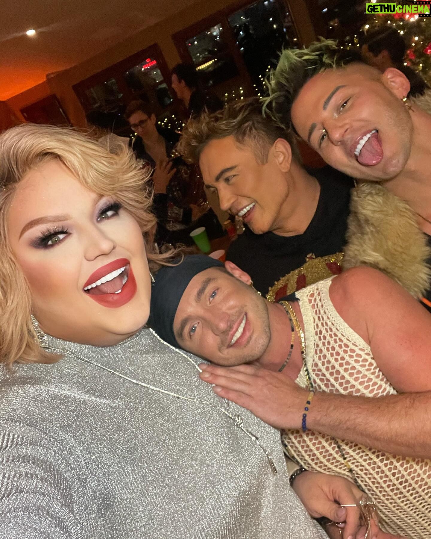 Eureka O'Hara - 15.9K Likes - āCheers to a Non-Alcohol and authentic New Year surrounded by the love of family and chosen family. Hereās to the beautiful journey ahead, embracing our true selves, and creating new memories. Iām so thankful for the hard year Iāve had, but even more thankful for the new friends and #fambam that have seen me through unconditionally. Iām so excited for the new year and New Face, Thank you @drpatrickkdavis
.
#šš
#šš³ļøāā§ļø
Dress and Jewelry Style @theplusbusboutique
Cosmetics @esthers_styles . #recovery #mentaljourney #ChosenFamilyLove #NewYearNewJourneys