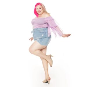 Eureka O'Hara Instagram - April Fools!!! Who can feel Fear and Insecurity when you look like this! 
.
#TNpausedthebillBitch
Styled @theplusbus 
Hair @stevenaustinhairartist 
Photo @vadellaphoto