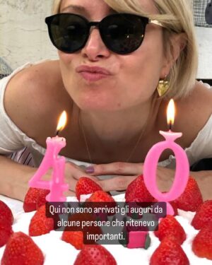 Euridice Axén Instagram - Era tutta un’altra storia? #vitavera #qui #diario #fotoromanza