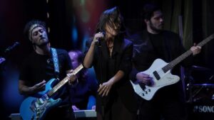 Eva Burešová Instagram - Show Jana Krause už dnes ! 
Tak jsem už po třetí přijala pozváni do této show a bylo to moc milé. 
Takhle,… o mé práci se moc nedozvíte, protože s ženskejma se v talkshow většinou evidetně řeší makeup, štíhlá linie, manželství a děti, ale !!!! Alespoň vám na konci zazpívám, tak si vydržte 😀❤️