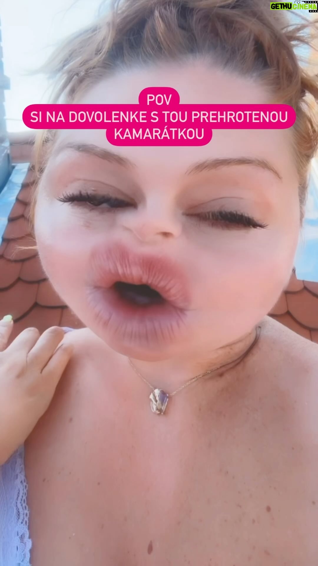 Eva Kramerová - 6K Likes - A túto poznáte ? 😀😀😀🥲
Keď chceš počas horúcich letných dní ☀️fitnes pokusov 🏋️, a rozbitých priatelstiev zostat fresh tak použi @dove Advanced Care 🙂↕️ ktorý poskytuje ochranu pred potení a zápachom až na 72 hodín ! Good luck a fresh leto prajem pusinky moje 🤞✨🧡⭐️#cmuk#hladásanovákamka#DoveAdvancedCare
#DovePartner#platenaspolupraca