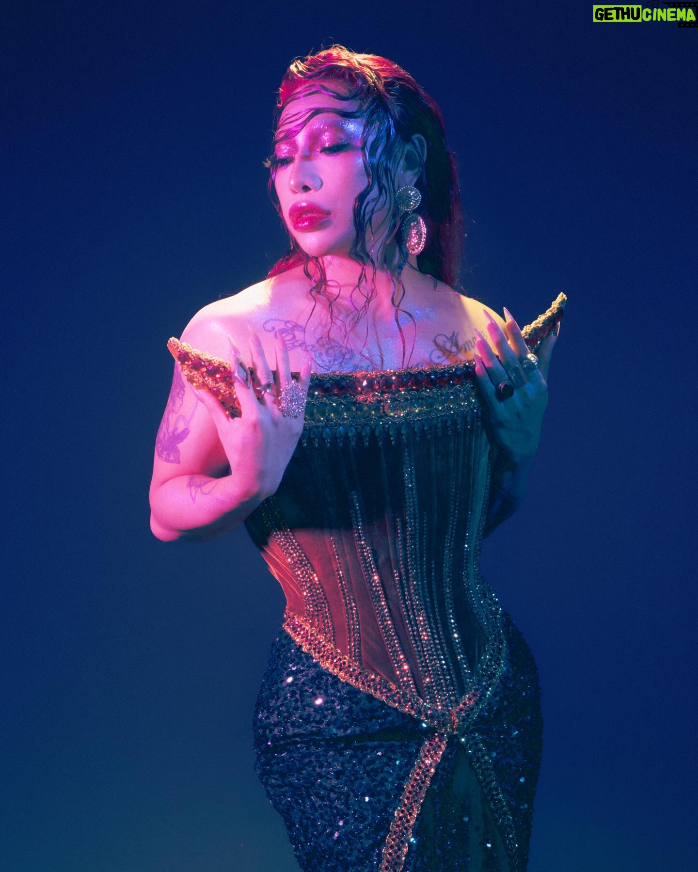 Eva Le Queen - 5K Likes - I’ll be your piece. 🎨🖼️
Photographed by @alansegui, Written by @mariansanpedro_, Creative Direction @briee.ventura, Fashion Direction @ryujishiomitsu, Styled by @bithia.offline, assisted by ERICA TEROL and FEDERICH PANEN, Makeup @tinydeluxxe, Hair GAB STAR, Production @jonespalteng Photography Assistants LYNDON KYLE ASUNCION, JEYO, and MILES WENCY, MEGA Magazine, June 2024.