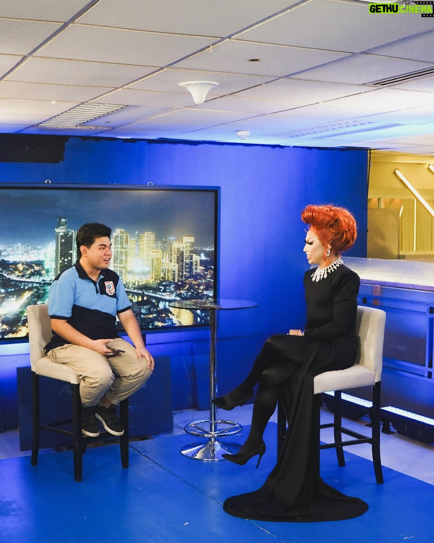 Eva Le Queen - 11.8K Likes - Eva Le Queen, Patrol ng Pilipino 🇵🇭✨
It’s press day with @abscbnnews! 🎥
Special thanks to @josiahvantonio and @arielrojasph for the tour! Next time, as Star Patroller na ha. ⭐️👀