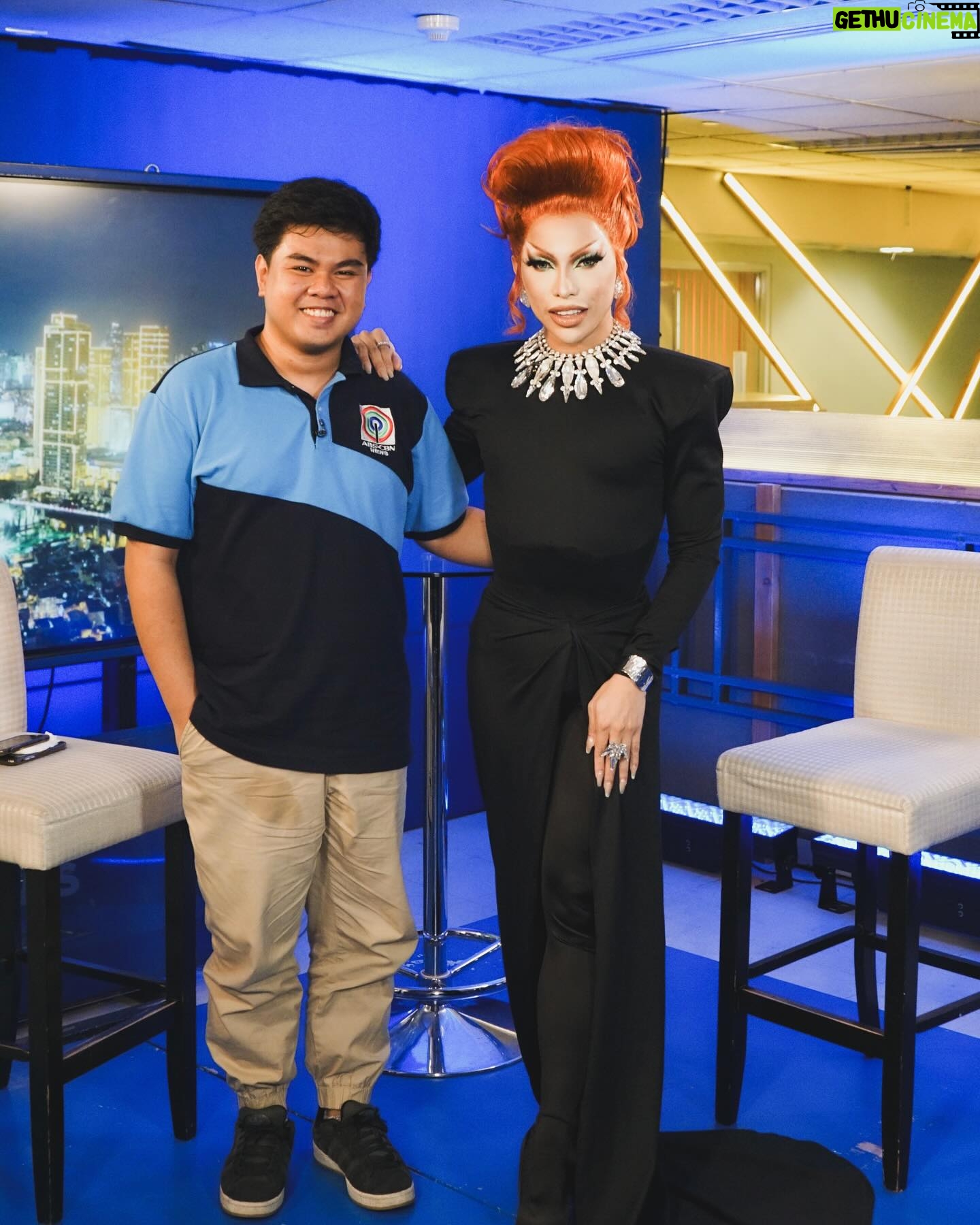 Eva Le Queen - 11.8K Likes - Eva Le Queen, Patrol ng Pilipino 🇵🇭✨
It’s press day with @abscbnnews! 🎥
Special thanks to @josiahvantonio and @arielrojasph for the tour! Next time, as Star Patroller na ha. ⭐️👀
