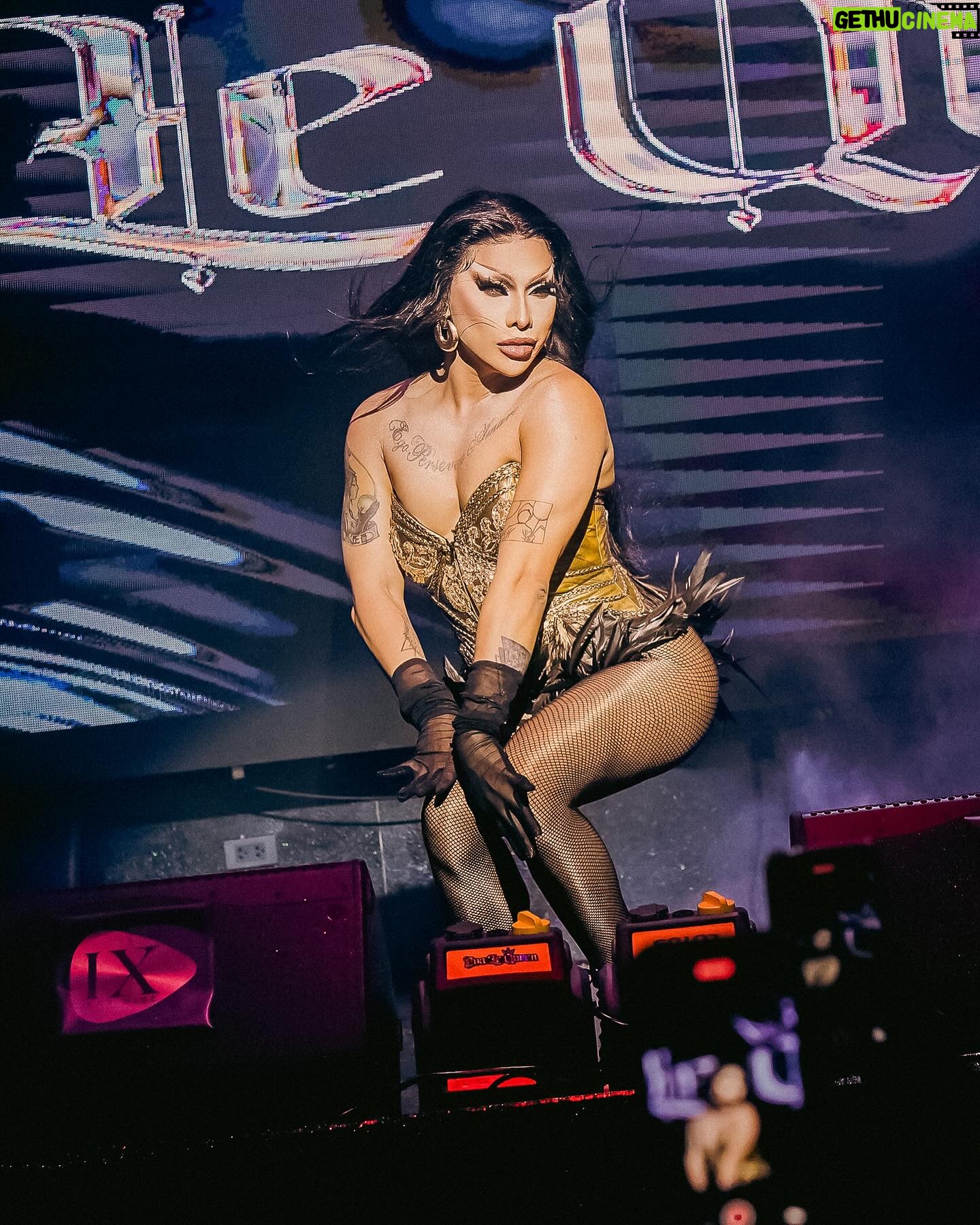 Eva Le Queen - 4.9K Likes - Left all my love out on the dance floor 😌
Swipe all the way to see my I’m Outta Love performance ⬅️
Photo by @playbyplayhouse @jeannedillon
Video by @playbyplayhouse @_gaaabbiii