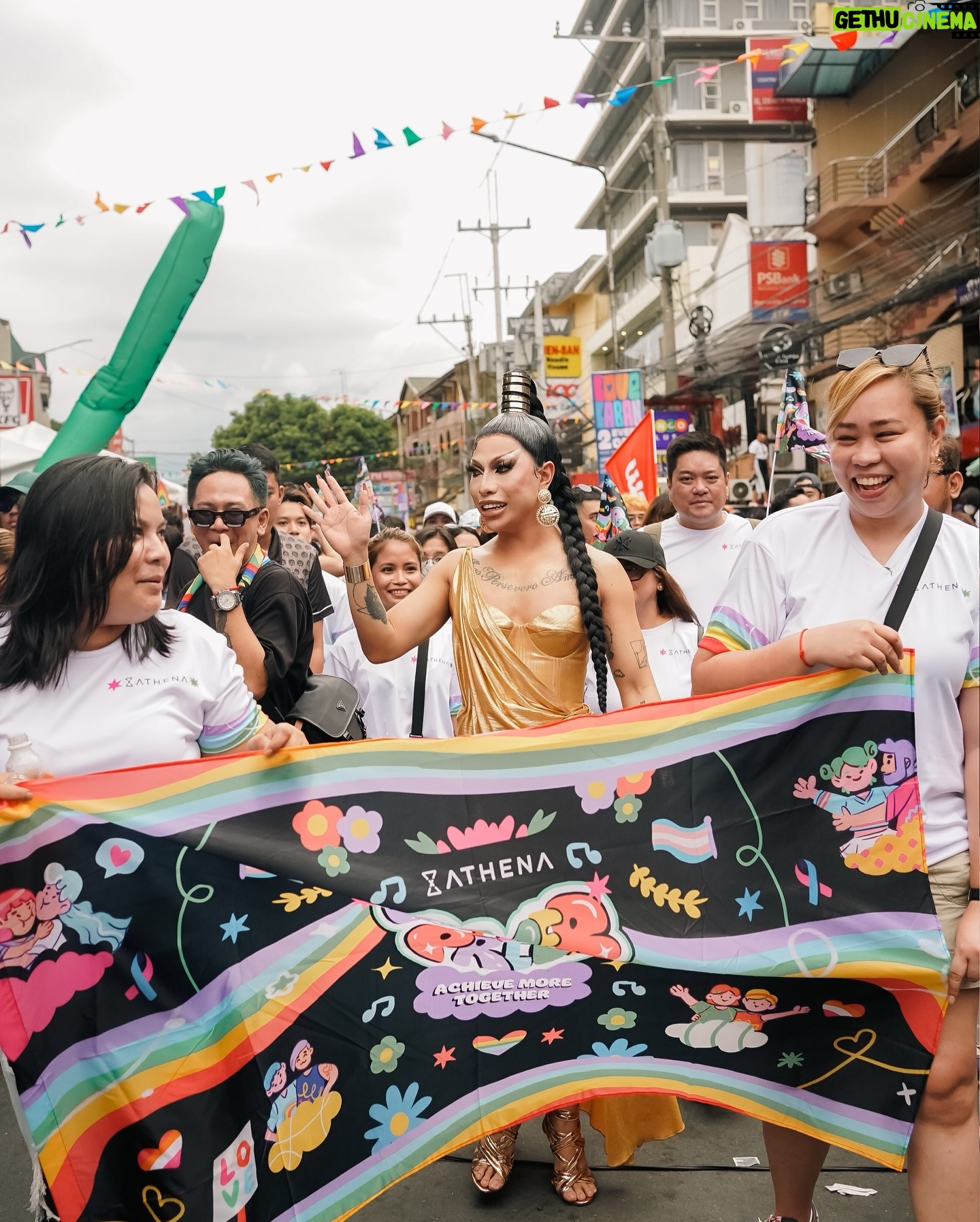 Eva Le Queen - 4.1K Likes - Pride is and will always be a protest. #LoveLaban2Everyone🏳️🌈
Special thanks to @athenacareersph.