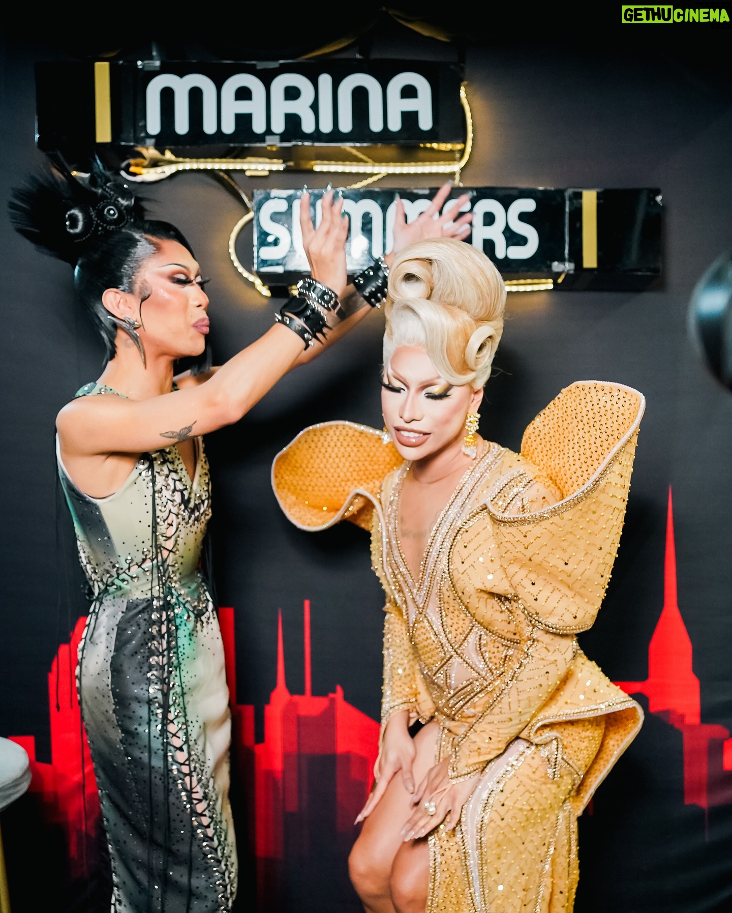 Eva Le Queen - 7.3K Likes - What a crazy weekend that was! 🌎💫
Thank you so much @rupaulsdragcon LA for yet another unforgettable con! Can’t wait to see you all again at DragCon UK 2025. ❤️ Swipe all the way to the left for my favorite kiki. 👀
Custom look by the amazing @ehrranmontoya
Hair by @the.jquinn
Photo and video by @playbyplayhouse