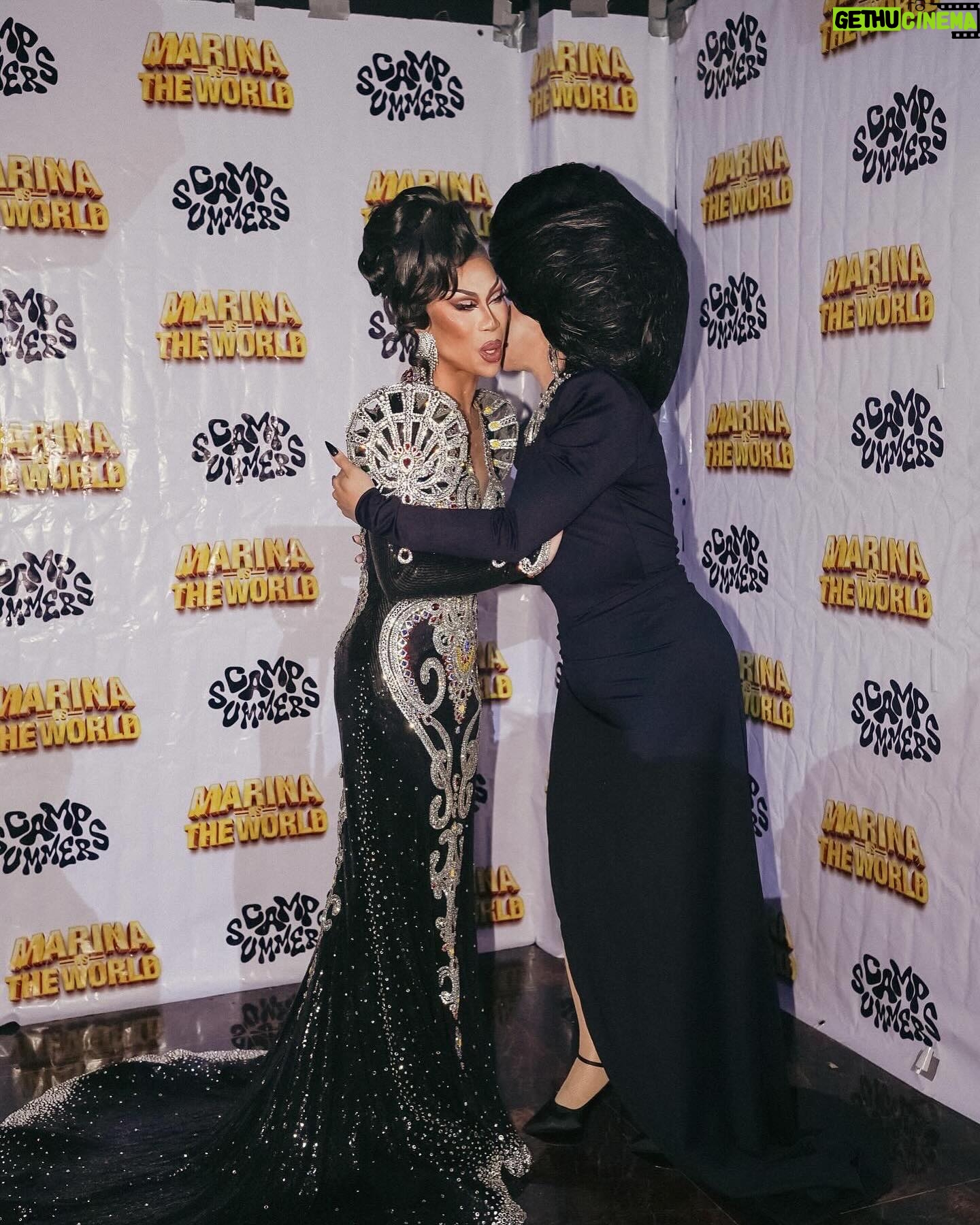 Eva Le Queen - 6.1K Likes - She is HOME. ❤️🇵🇭
So good to have you back sis @marinaxsummers! So glad to be a part of your Homecoming event! And guess who else came!
Hair by @wigsbymargaux