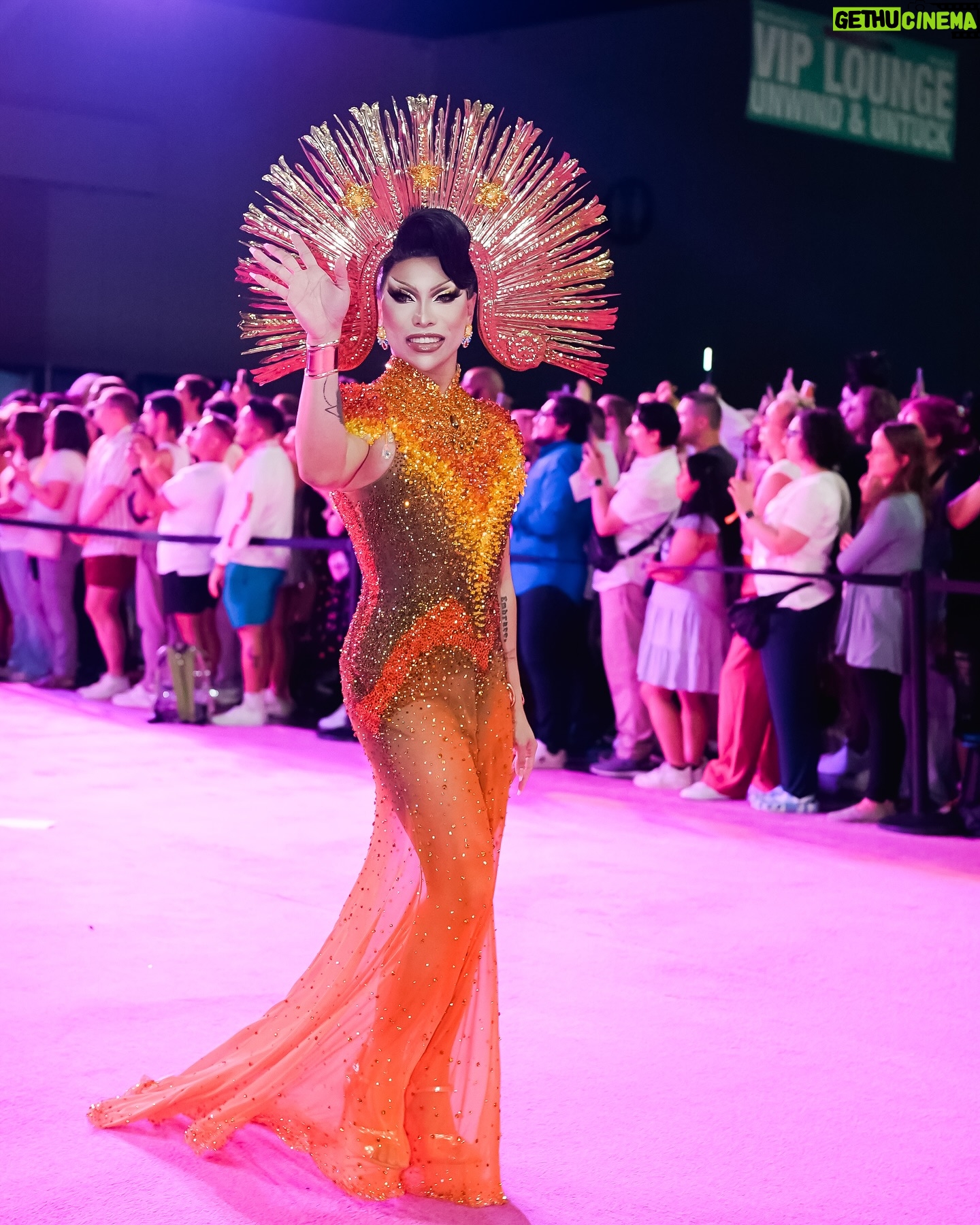 Eva Le Queen - 16.9K Likes - Walking the pink carpet as your Filipina Global Glamazon 🌎🇵🇭
Wearing custom couture by @leoalmodal
Headpiece & Earrings by @leoalmodal
Styled by @ryujishiomitsu