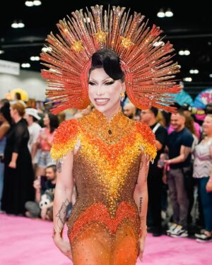 Eva Le Queen Instagram - Walking the pink carpet as your Filipina Global Glamazon 🌎🇵🇭

Wearing custom couture by @leoalmodal 
Headpiece & Earrings by @leoalmodal
Styled by @ryujishiomitsu