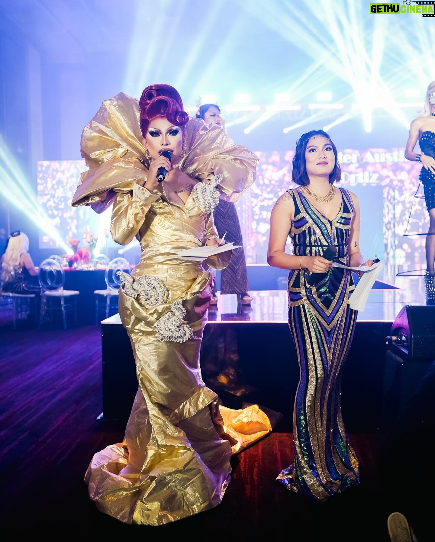 Eva Le Queen - 5K Likes - Mainstage ready 🏁
Hosting this Drag Race-inspired birthday extravaganza feels right in my fantasy. 😌
Want to bring this level of fabulousness to your event? For bookings and inquiries, email us at werk@theplayhouse.ph.
Hair by @the.jquinn
Gold Look by @jangarciadesigns
Pink Look by @jobdacon
Photo by @playbyplayhouse @jeannedillon