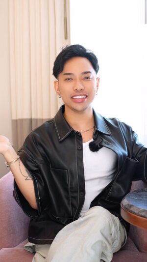 Eva Le Queen Instagram - My reaction to my @rupaulsdragrace GLOBAL ALL STARS announcement 👀

I am very excited for y’all to see the #GlobalAllStars phenomenon streaming AUGUST 16 on @paramountplus! 🌎 

#TeamEvaLeQueen #TeamPhilippines 🇵🇭