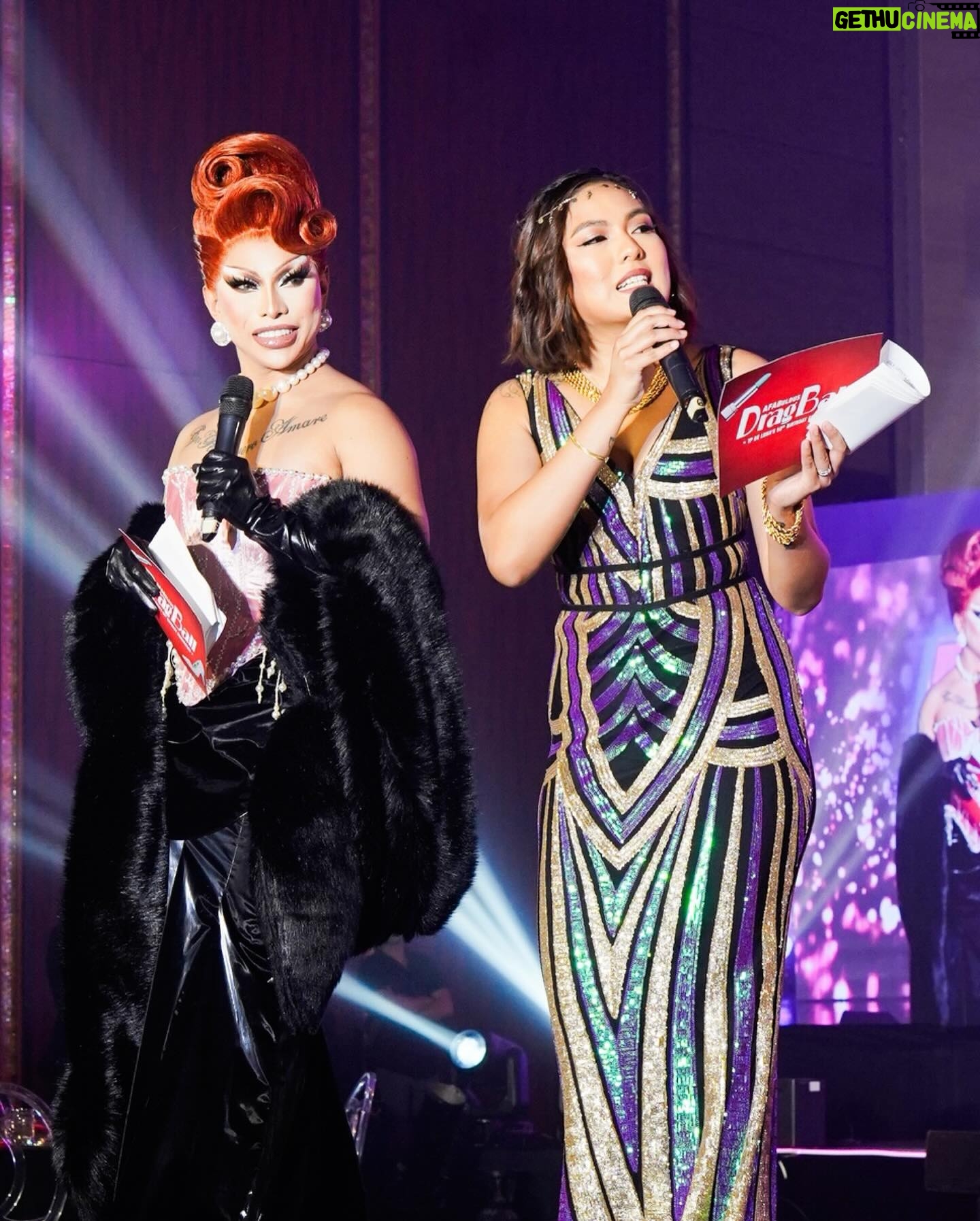 Eva Le Queen - 5K Likes - Mainstage ready 🏁
Hosting this Drag Race-inspired birthday extravaganza feels right in my fantasy. 😌
Want to bring this level of fabulousness to your event? For bookings and inquiries, email us at werk@theplayhouse.ph.
Hair by @the.jquinn
Gold Look by @jangarciadesigns
Pink Look by @jobdacon
Photo by @playbyplayhouse @jeannedillon