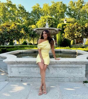 Eva Longoria Instagram - Hello August💛🌞