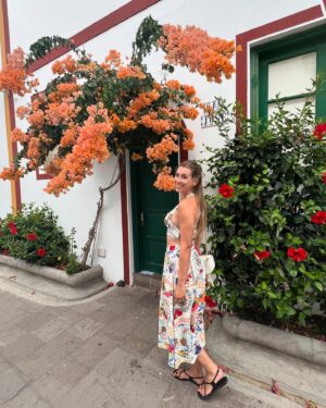 Eva Soriano Instagram - LA MOGANVILLA🌸🌼🌸