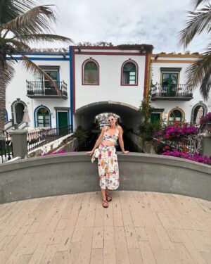 Eva Soriano Instagram - LA MOGANVILLA🌸🌼🌸