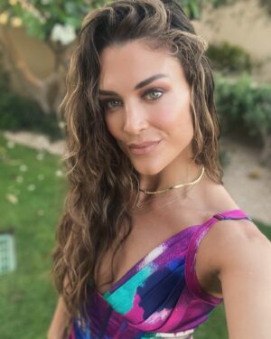 Eve Torres Instagram - There is something so magical, healing, and fulfilling when you bring together friends who have known each other 20  years. Making good friends in college is such a gift. I had the best time celebrating @ashantiakabusi  who has remained such a consistent, loyal, and loving friend in my life over all these years. I am SO grateful for her friendship. We laughed, we cried, we vibed, we ate, we manifested, and reminisced. My heart is so full with these new memories made. Love you 
@ashantiakabusi @hoperelan @amhebert225 @boler_amber1 @msfitziebaby