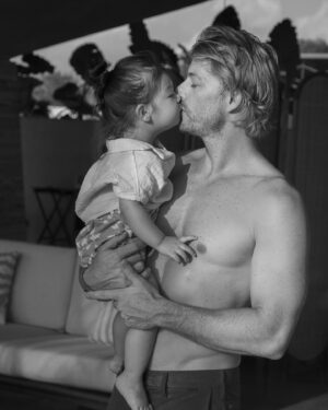 Fabio Grangeon Instagram - Happy father day to me 🎈
I feel the luckiest to have you in my life ❤️ ( .. when you re not screaming on the floor ) #jetaime #petitcoeur