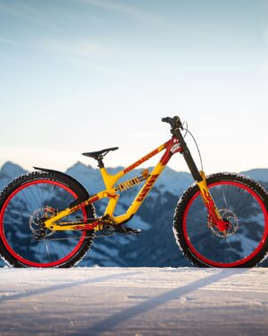 Fabio Wibmer Instagram - The @canyon ‘FIRECRACKER‘ turned out crazy! 🔥 What would you rate it? 1-10 🤔 this might get interesting haha
It’s my custom Canyon Torque for „THE STREIF“ project.
There is a full bike check on Red Bull Bike‘s YT channel as well as a Dream Build video on Canyon‘s YT channel 🤝
Shout out to @schwabianfabegger and @marcus_pfeil_custompainting for creating this beast of a bike. 
#MyCanyon

PC @hannesberger_com / @philipplatzer