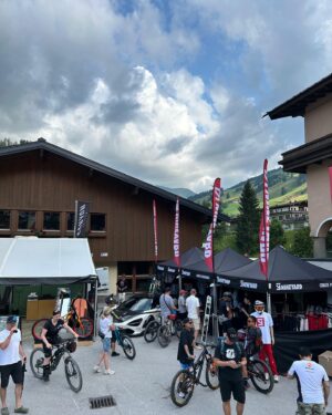 Fabio Wibmer Instagram - Saalbach was a vibe 🔥🙏
Check out „A Day in my Life“ vlog on my YouTube channel.
Shoutout to everyone for coming to Glemmride. It‘s been a blast 🤝 See you next year @saalbach_com
