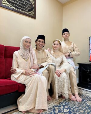 Faizal Hussein Instagram - Selamat Hari Raya!
